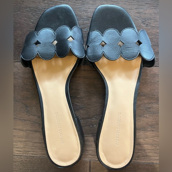 Banana Republic | Leather Slide Sandal - Picture 3 of 9
